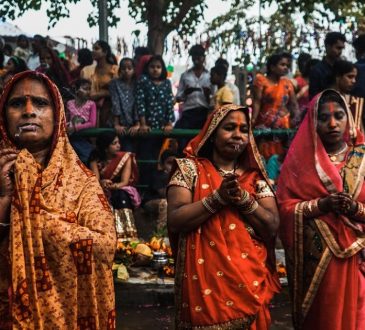 Avoid These Cultural Faux Pas in 5 Global Hotspots