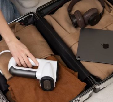 10 Must-Have Travel Gadgets 2025 for Stress-Free Adventures